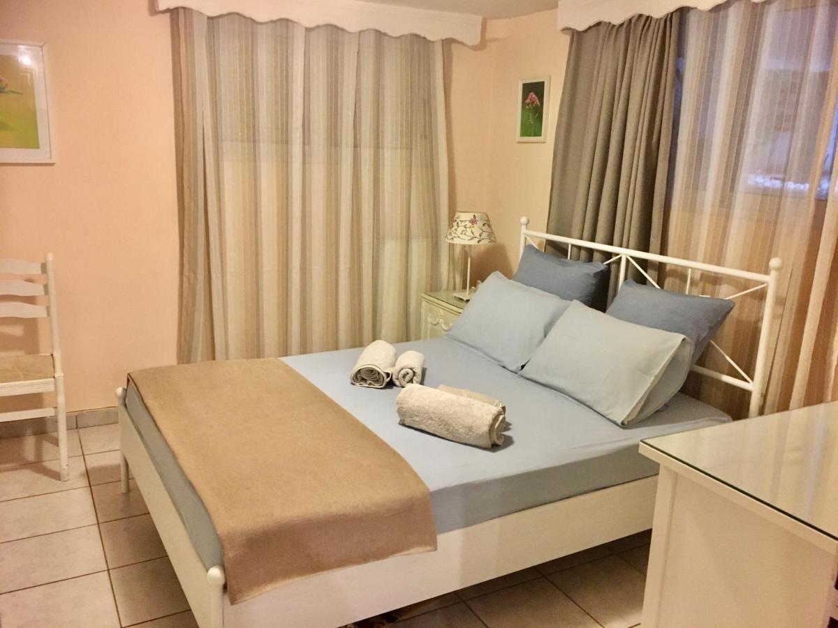Apartment Near Airport And Beach Artémida Eksteriør bilde